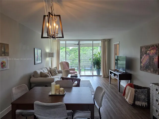 $3,000 | 9410 Poinciana Place, Unit 408, Davie, FL 33324