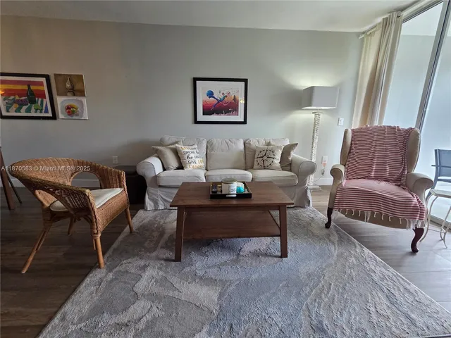 $3,000 | 9410 Poinciana Place, Unit 408, Davie, FL 33324