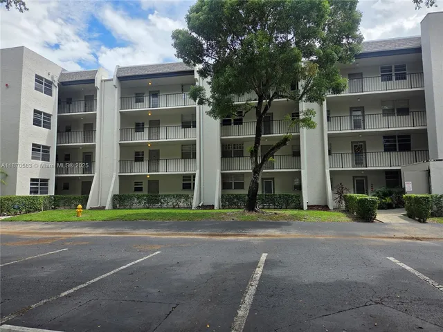$3,000 | 9410 Poinciana Place, Unit 408, Davie, FL 33324