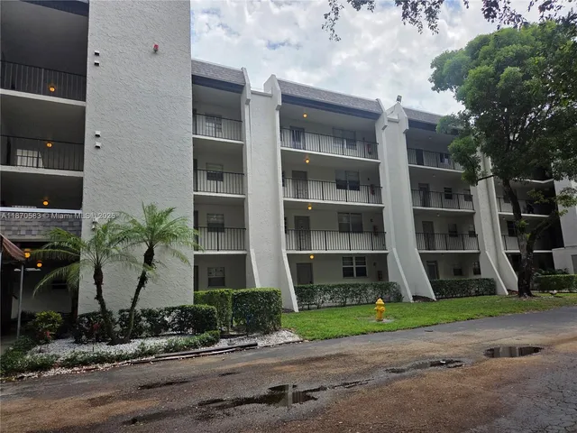$3,000 | 9410 Poinciana Place, Unit 408, Davie, FL 33324
