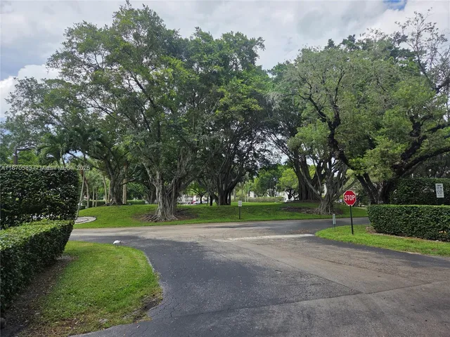 $3,000 | 9410 Poinciana Place, Unit 408, Davie, FL 33324