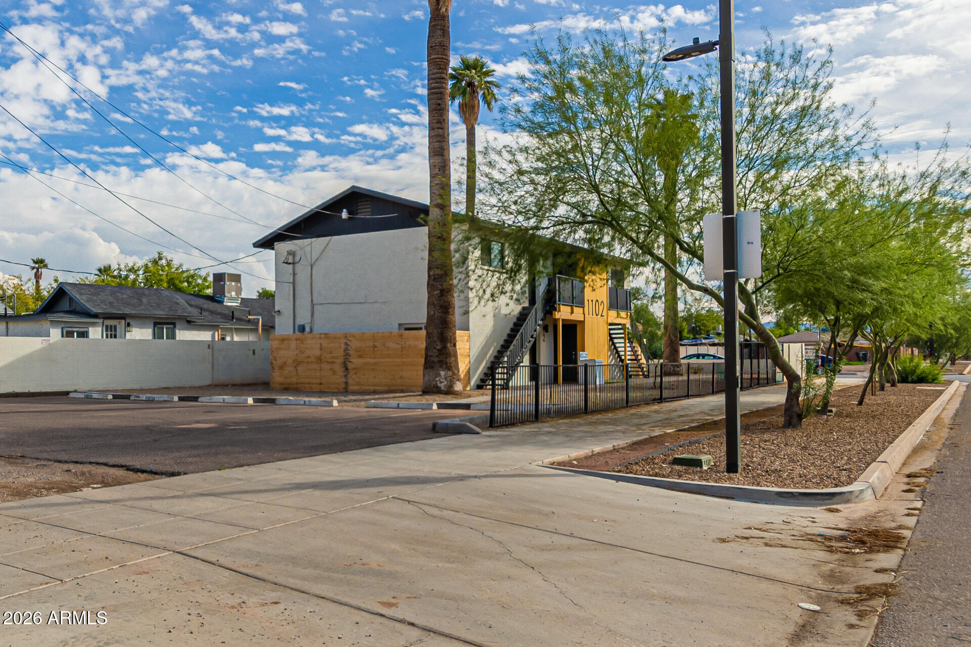 1102 East Pierce Street Phoenix, AZ 85006 - Photo 3 of 11 1102 E Pierce St_3