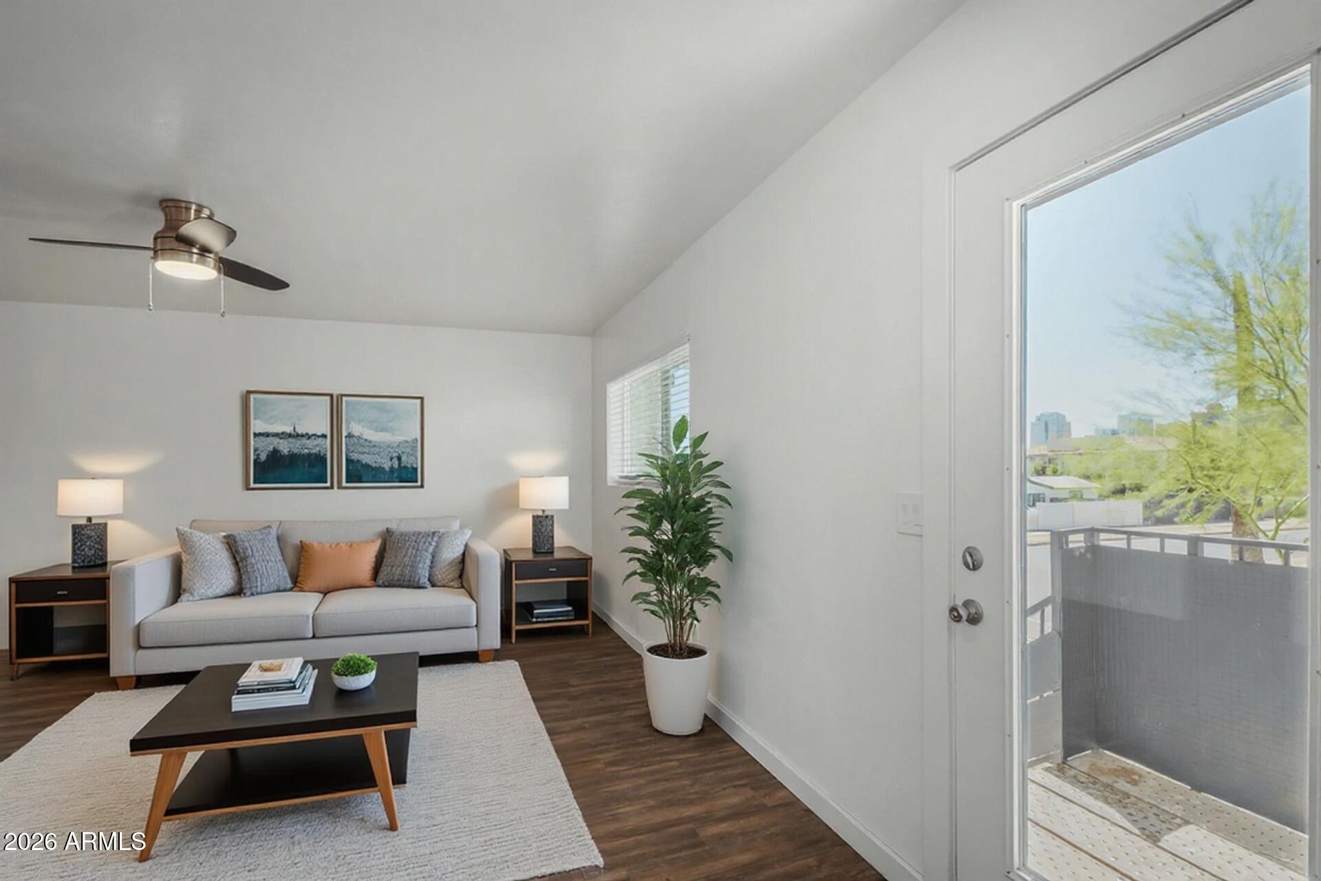 1102 East Pierce Street Phoenix, AZ 85006 - Photo 6 of 11 1102 E Pierce St_6