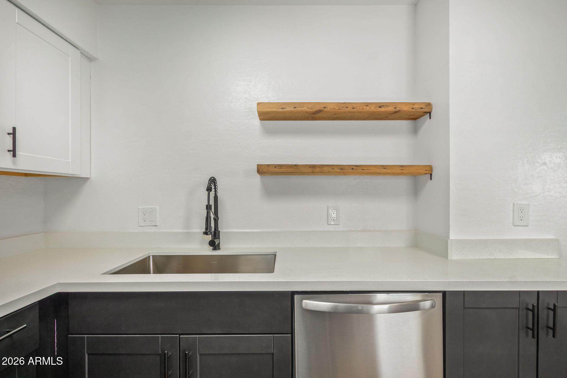 1102 East Pierce Street Phoenix, AZ 85006 - Photo 8 of 11 1102 E PIerce St_8