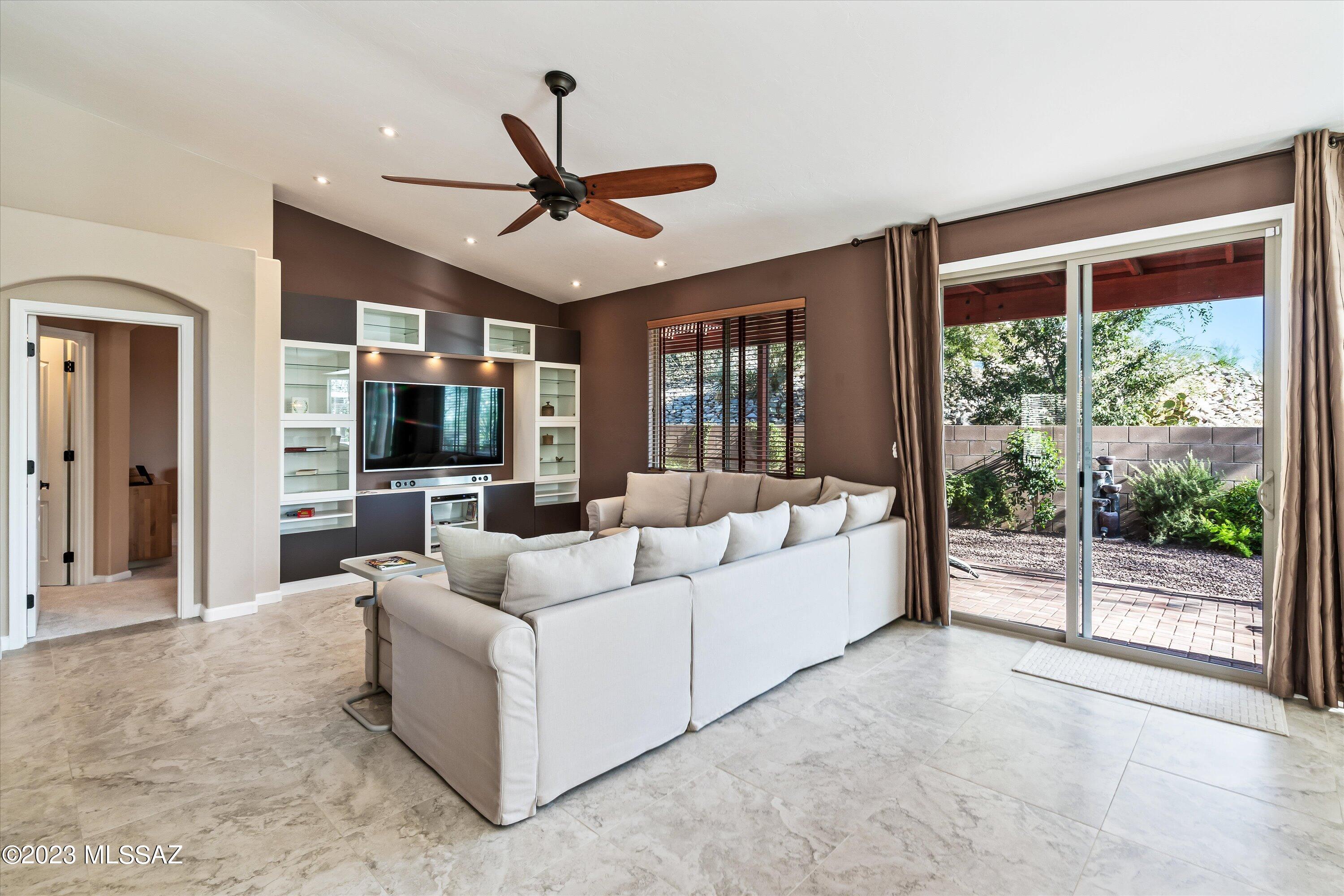 537 West Silvertip Road Oro Valley, AZ 85737 - Photo 13 of 30 Gallery Image 13