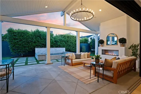 $6,480,000 | 1230 Essex Lane, Newport Beach, CA 92660
