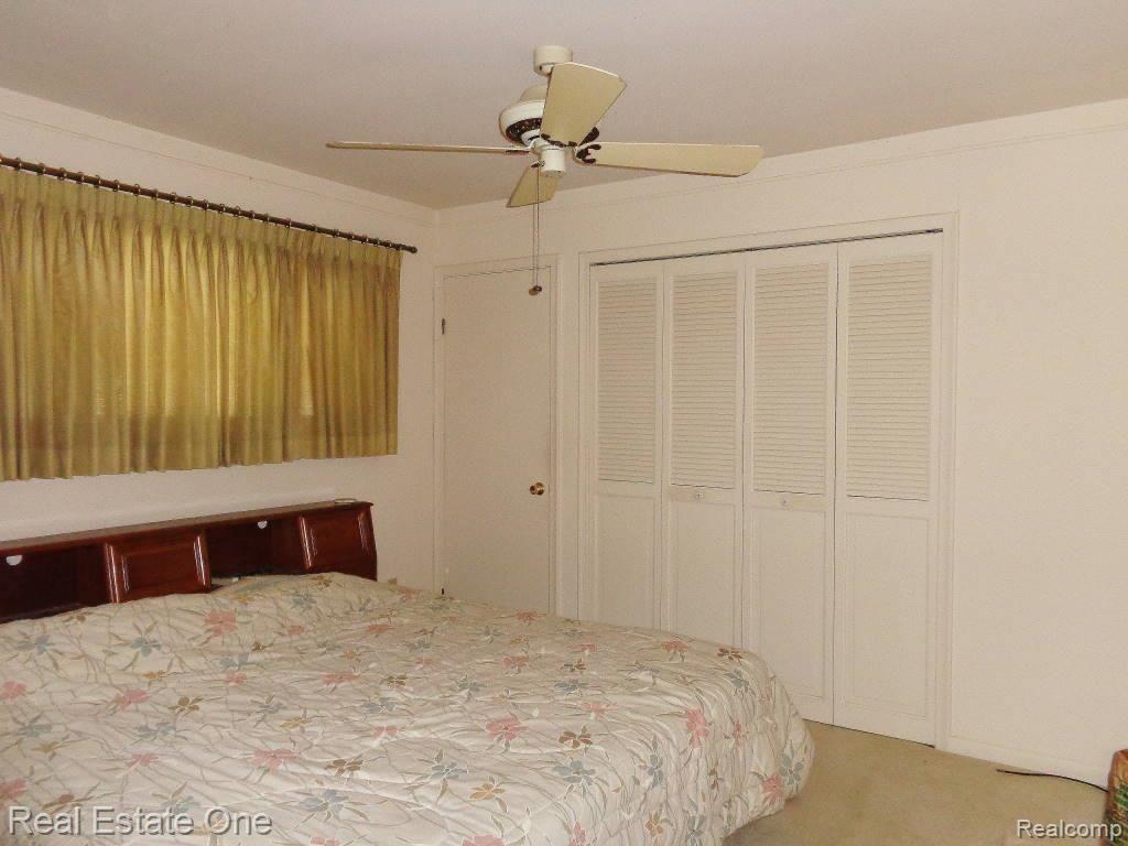 2469 Middlefield Road Trenton, MI 48183 - Photo 9 of 18 master bedroom.jpg