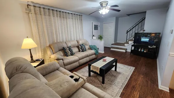 $184,900 | 37674 Colonial Drive South, Westland, MI 48185