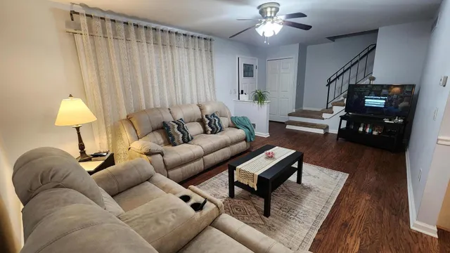 $184,900 | 37674 Colonial Drive South, Westland, MI 48185