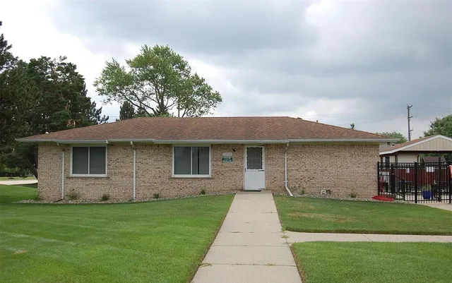 $184,900 | 37674 Colonial Drive South, Westland, MI 48185