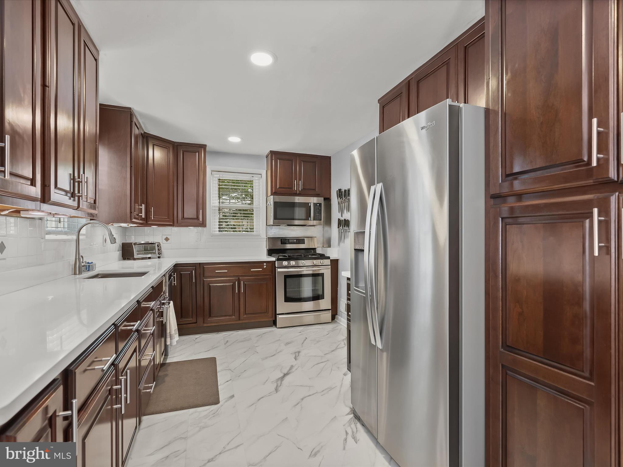 505 Overcrest Road Towson, MD 21286 - Photo 16 of 56 Gourmet Eat In Kitchen