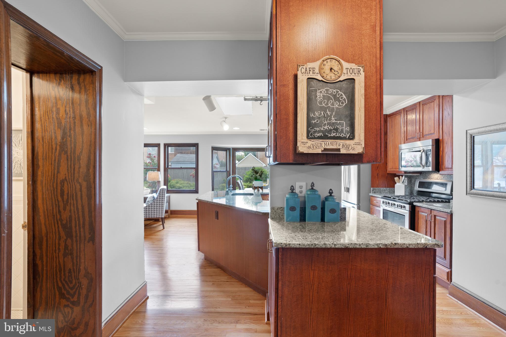 1233 Kensington Road McLean, VA 22101 - Photo 7 of 36 Gallery Image 7