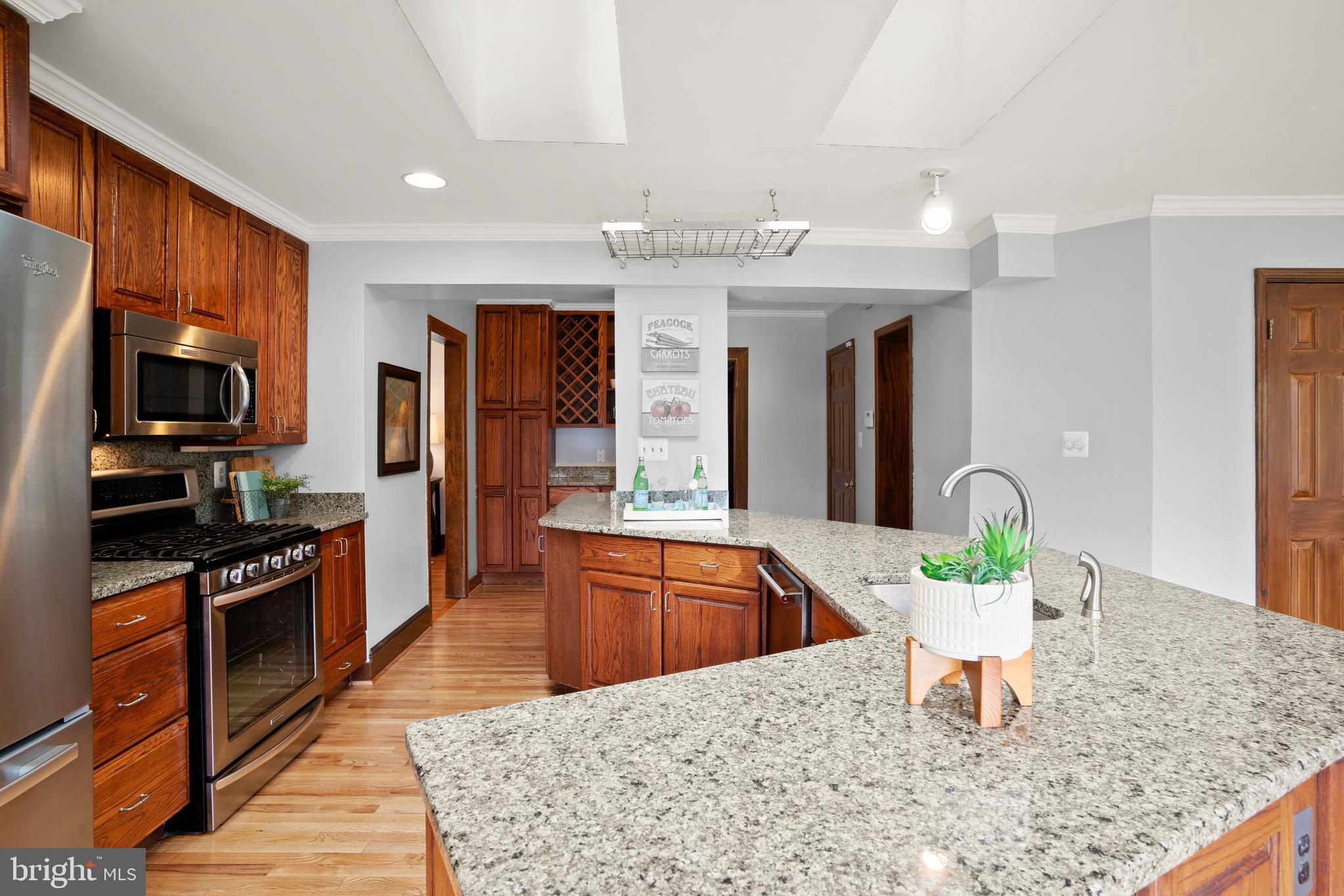 1233 Kensington Road McLean, VA 22101 - Photo 9 of 36 Gallery Image 9