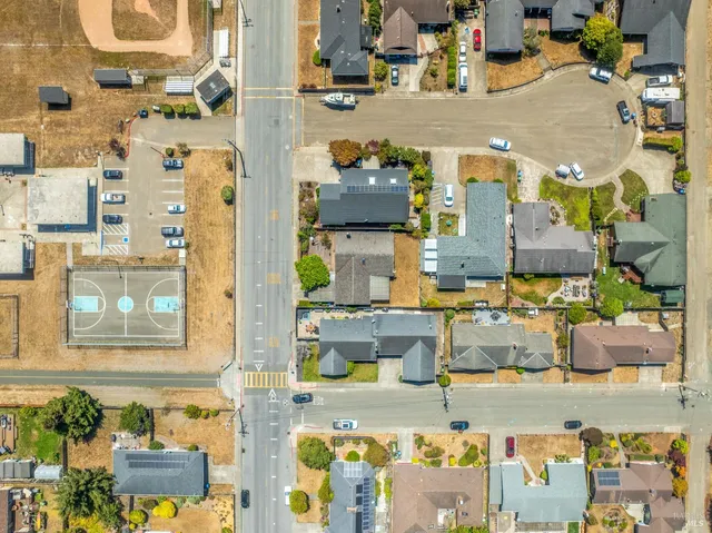 $586,180 | 215 South Sanderson Way, Fort Bragg, CA 95437