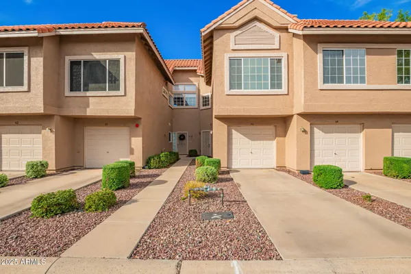 $289,900 | 1633 East Lakeside Drive, Unit 66, Gilbert, AZ 85234
