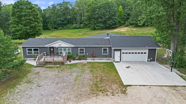 $550,000 | 8861 South Big Buck Lane, Newaygo, MI 49337