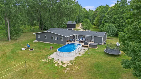 $550,000 | 8861 South Big Buck Lane, Newaygo, MI 49337