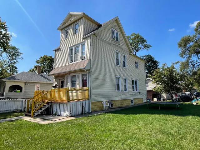 $180,000 | 15736 Lathrop Avenue, Harvey, IL 60426