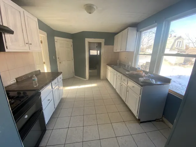 $180,000 | 15736 Lathrop Avenue, Harvey, IL 60426