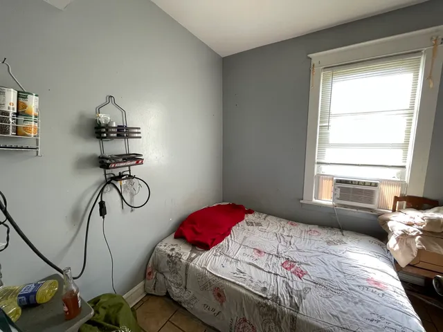 $180,000 | 15736 Lathrop Avenue, Harvey, IL 60426