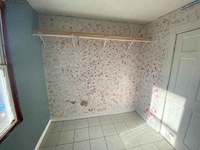 $180,000 | 15736 Lathrop Avenue, Harvey, IL 60426