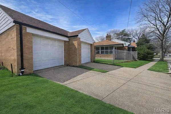 $189,900 | 6100 Carlsbad Avenue, St. Louis, MO 63116