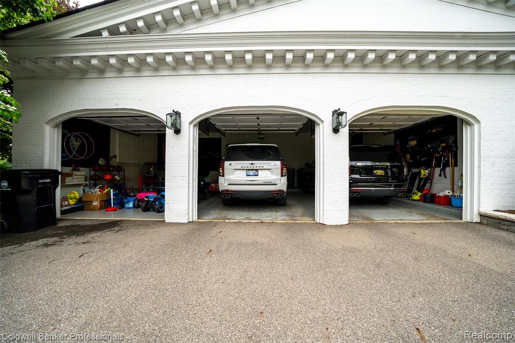 477 Dunston Road Bloomfield Hills, MI 48304 - Photo 9 of 67