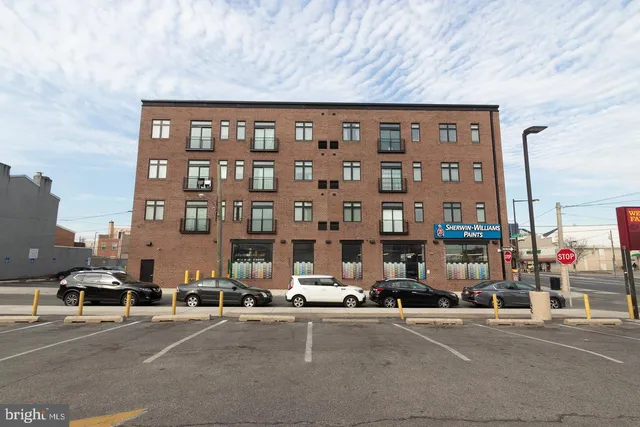 $1,595 | 18 West Girard Avenue, Unit 302, Philadelphia, PA 19123