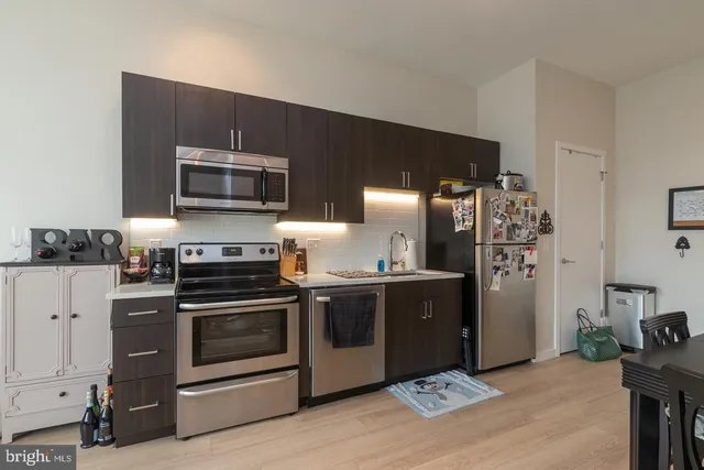 $1,595 | 18 West Girard Avenue, Unit 302, Philadelphia, PA 19123