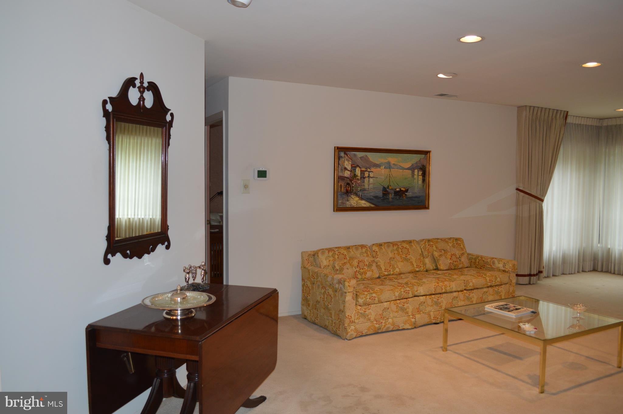 3021 Fallstaff Road, Unit 202B Baltimore, MD 21209 - Photo 9 of 24 Living Room