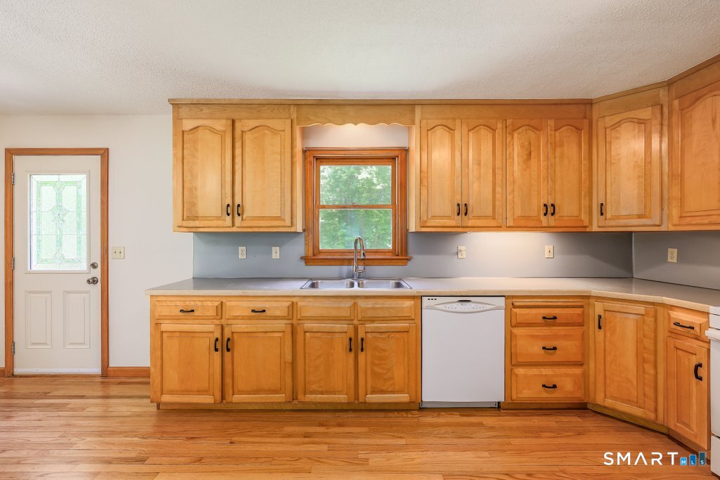 108 Fabyan Woodstock Road Thompson, CT 06255 - Photo 16 of 40