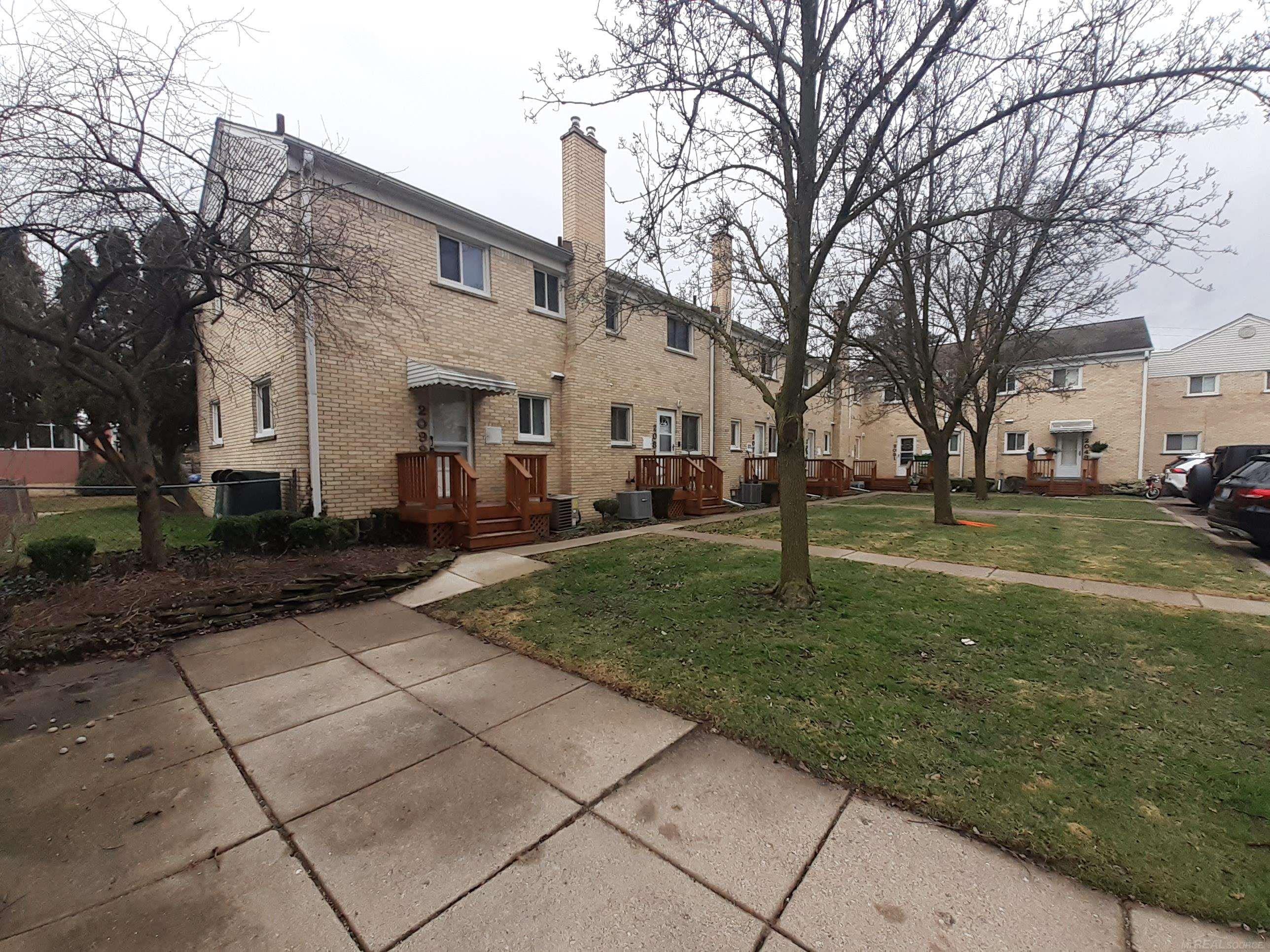 2099 East Maple Road, Unit 11 Birmingham, MI 48009 - Photo 2 of 20
