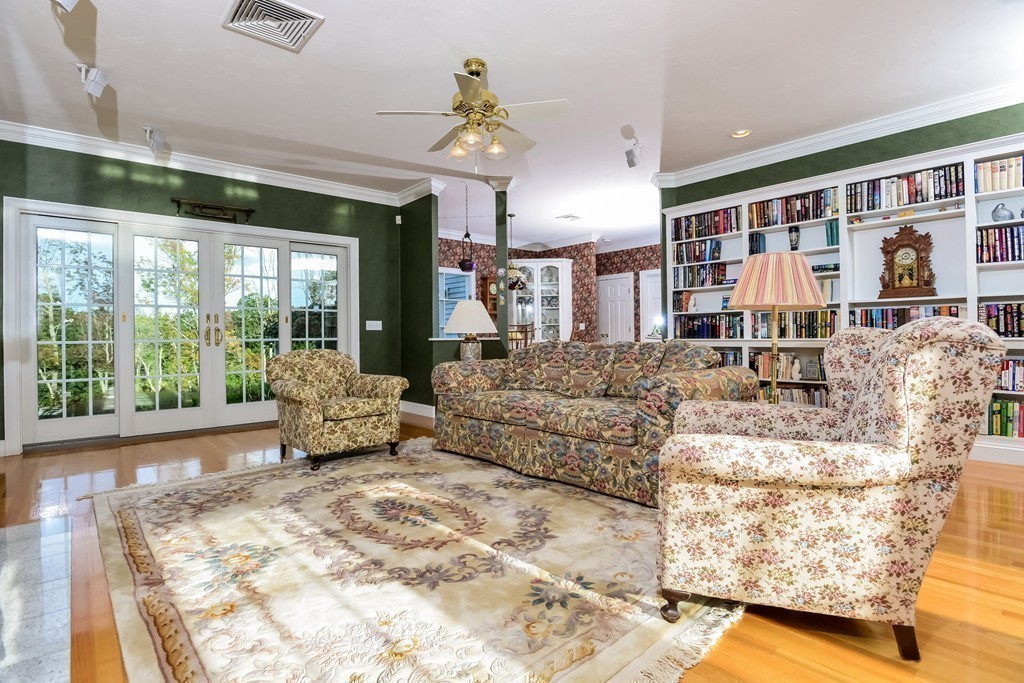 207 Dresser Hill Road Dudley, MA 01571 - Photo 8 of 30 Gallery Image 8