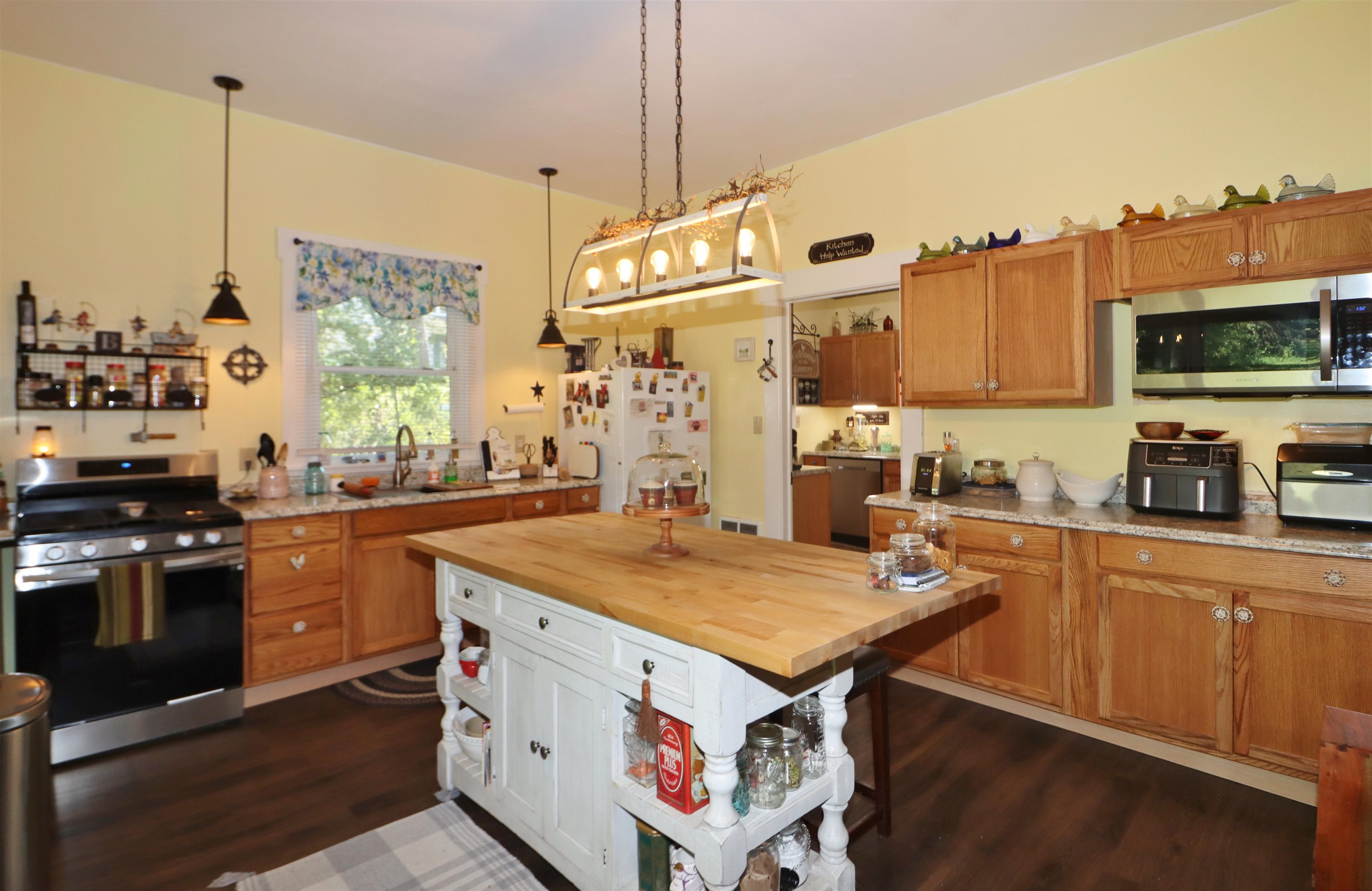 33 Jefferson Road Whitefield, NH 03598 - Photo 8 of 36