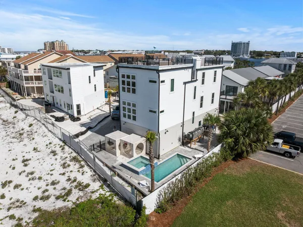$3,430,000 | 34 Gulf Breeze Court, Destin, FL 32541