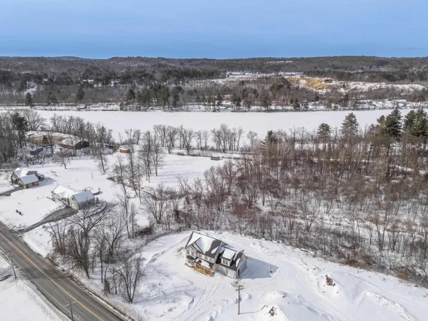 $854,000 | 117 Merrimack Street, Hooksett, NH 03106
