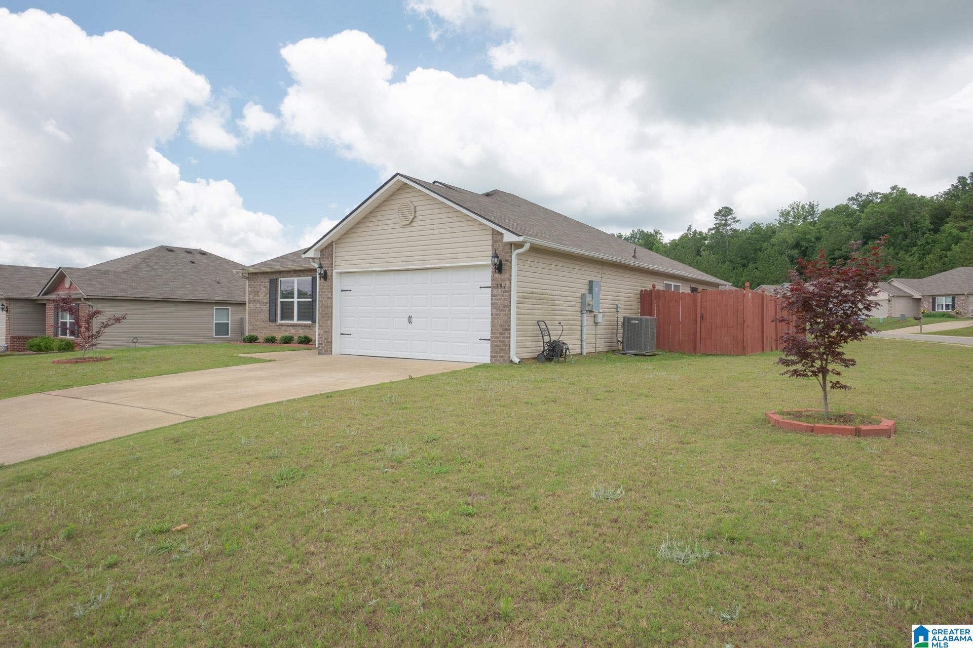 191 Dallas Lane Montevallo, AL 35115 - Photo 3 of 25
