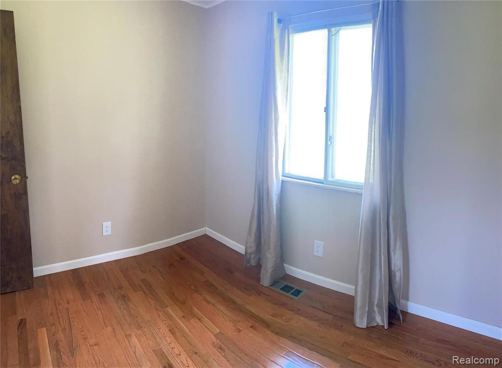 10093 Baldwin Road Gaines, MI 48436 - Photo 15 of 35