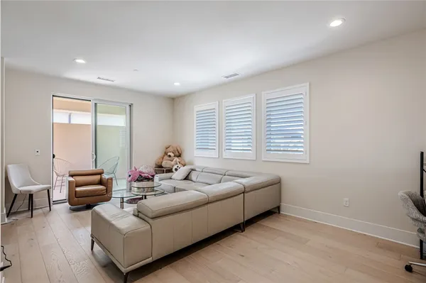 $15,750 | 20532 Birmingham Way, Porter Ranch, CA 91326