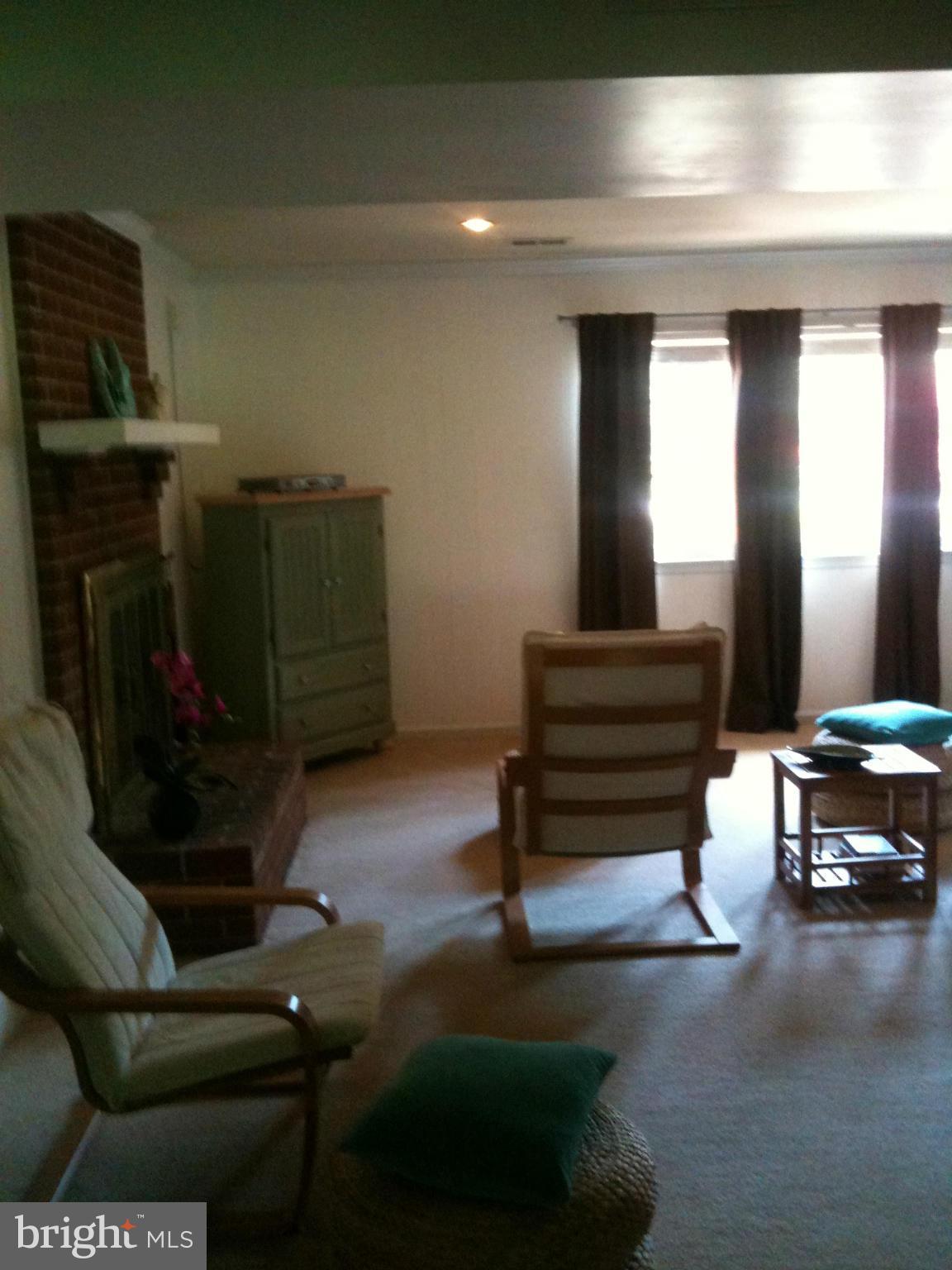 8645 Gateshead Road Alexandria, VA 22309 - Photo 13 of 29 Living Room