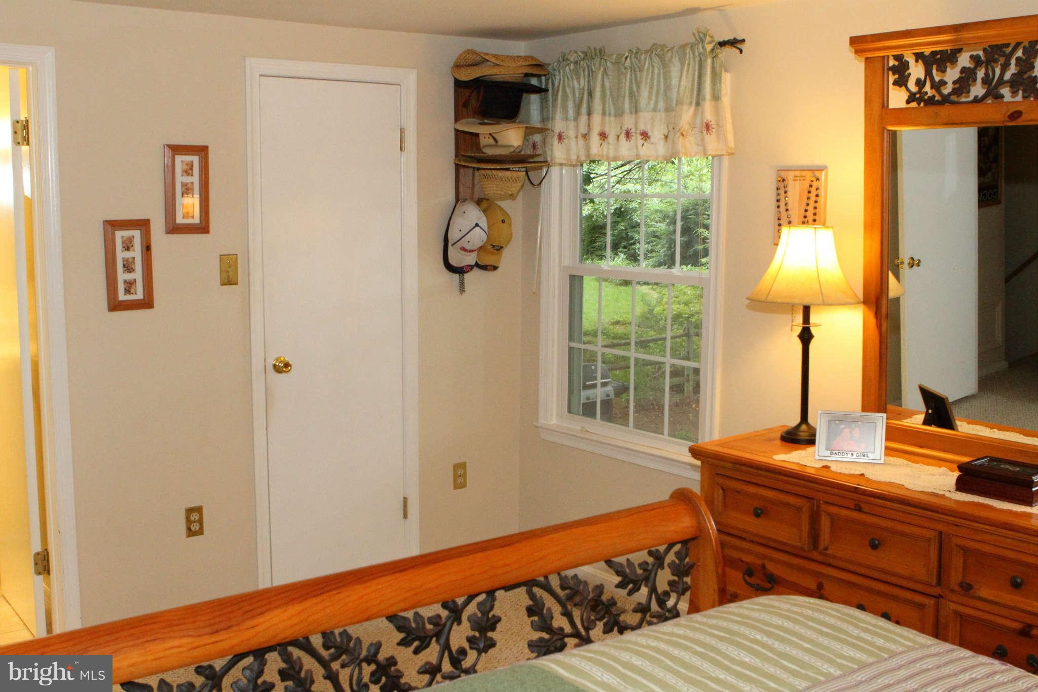 9511 Sweet Grass Ridge Columbia, MD 21046 - Photo 12 of 30 Doors to Bath and walk in closet
