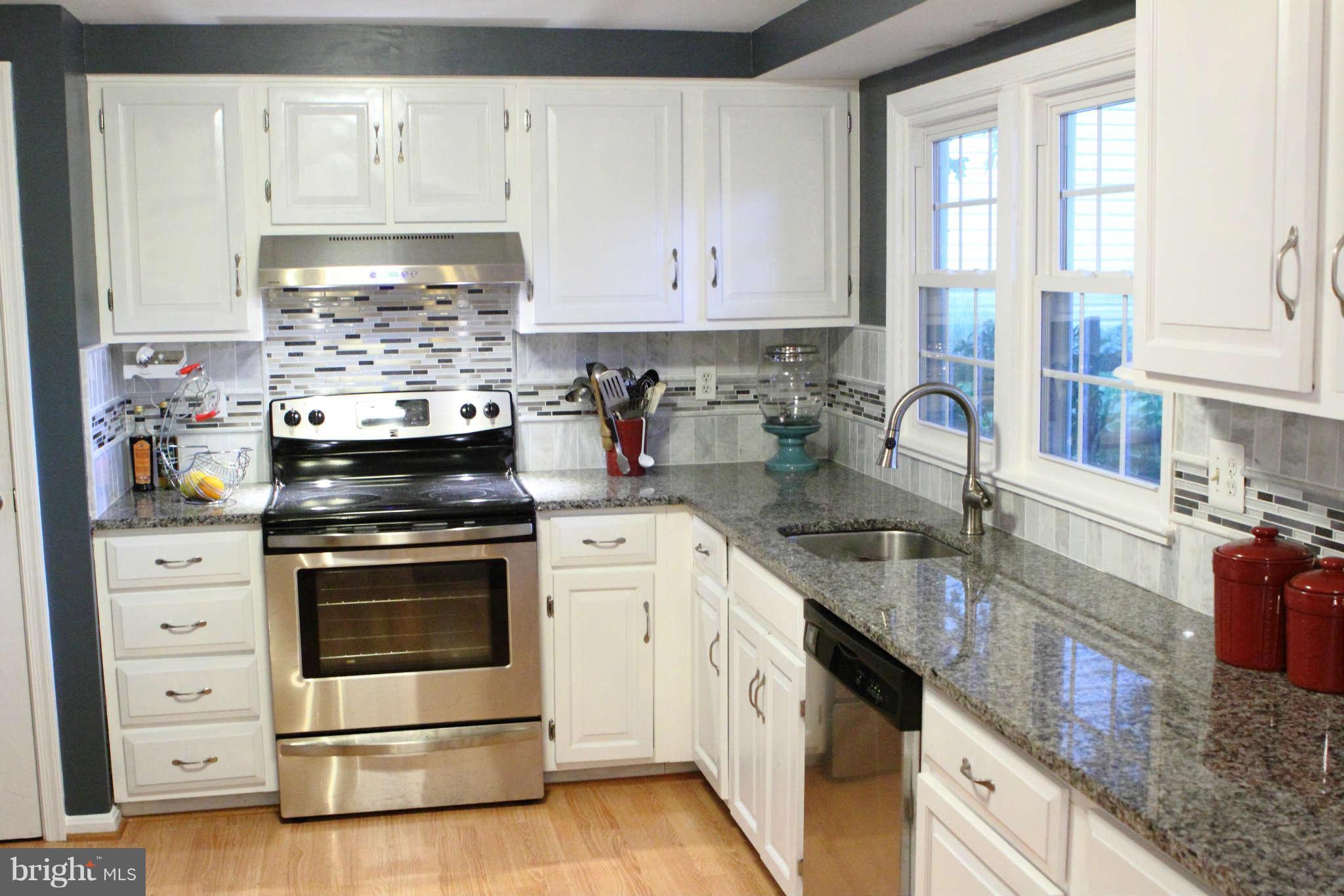 9511 Sweet Grass Ridge Columbia, MD 21046 - Photo 6 of 30 Pergo Laminate floor