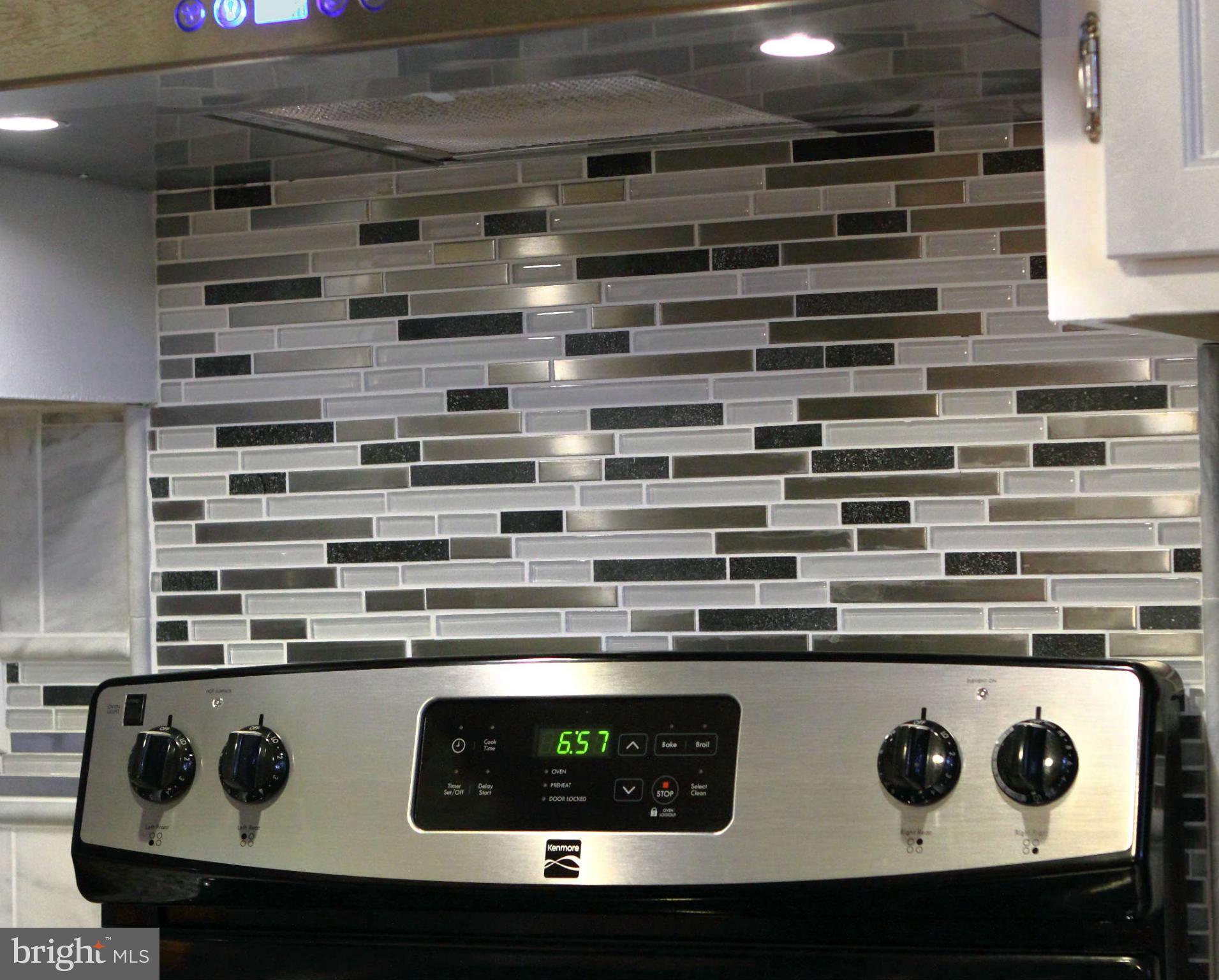 9511 Sweet Grass Ridge Columbia, MD 21046 - Photo 7 of 30 New tile backsplash