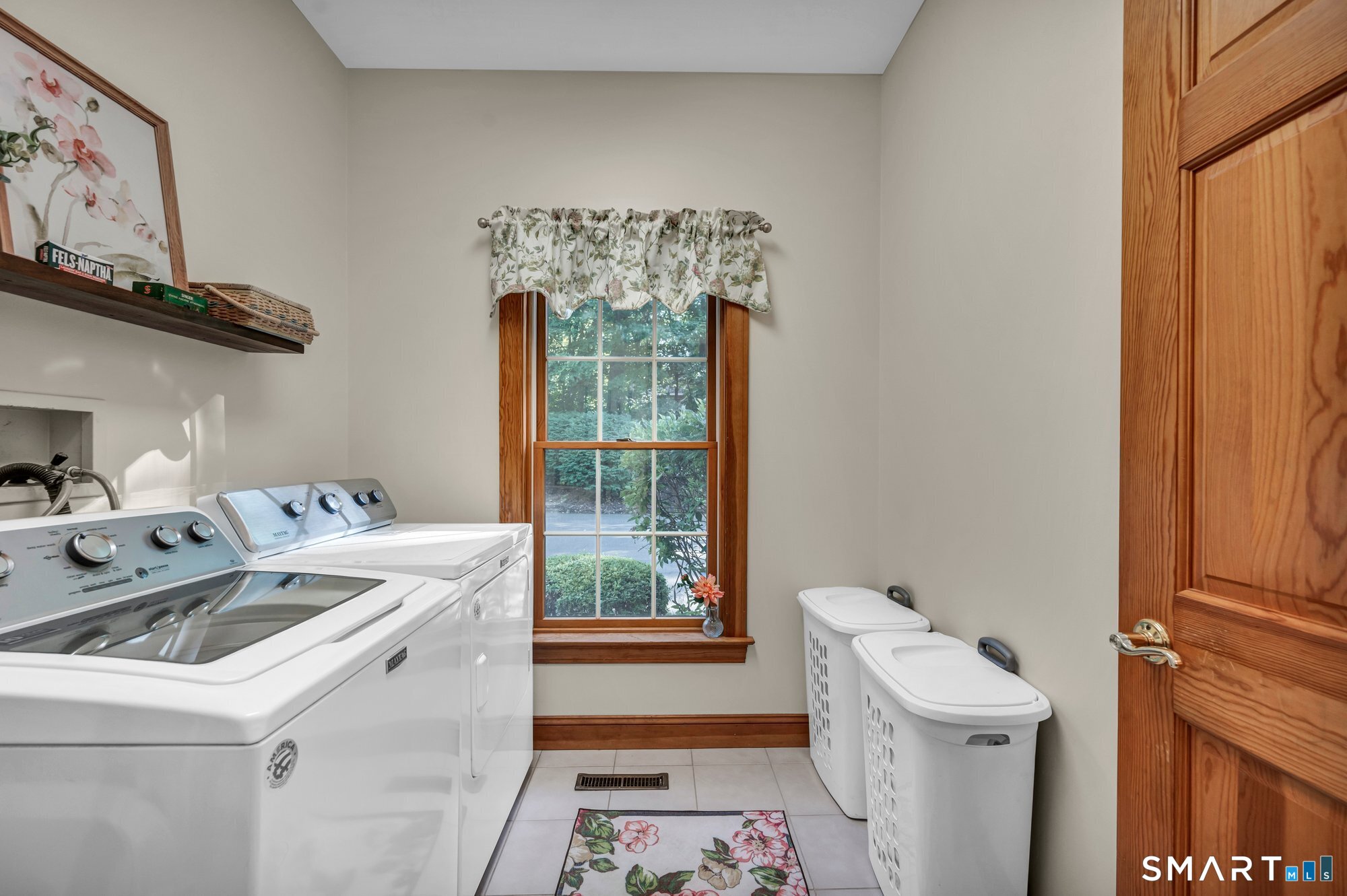 270 Copper Ridge Southington, CT 06489 - Photo 19 of 40 Laundry room conveniently located on the main level.