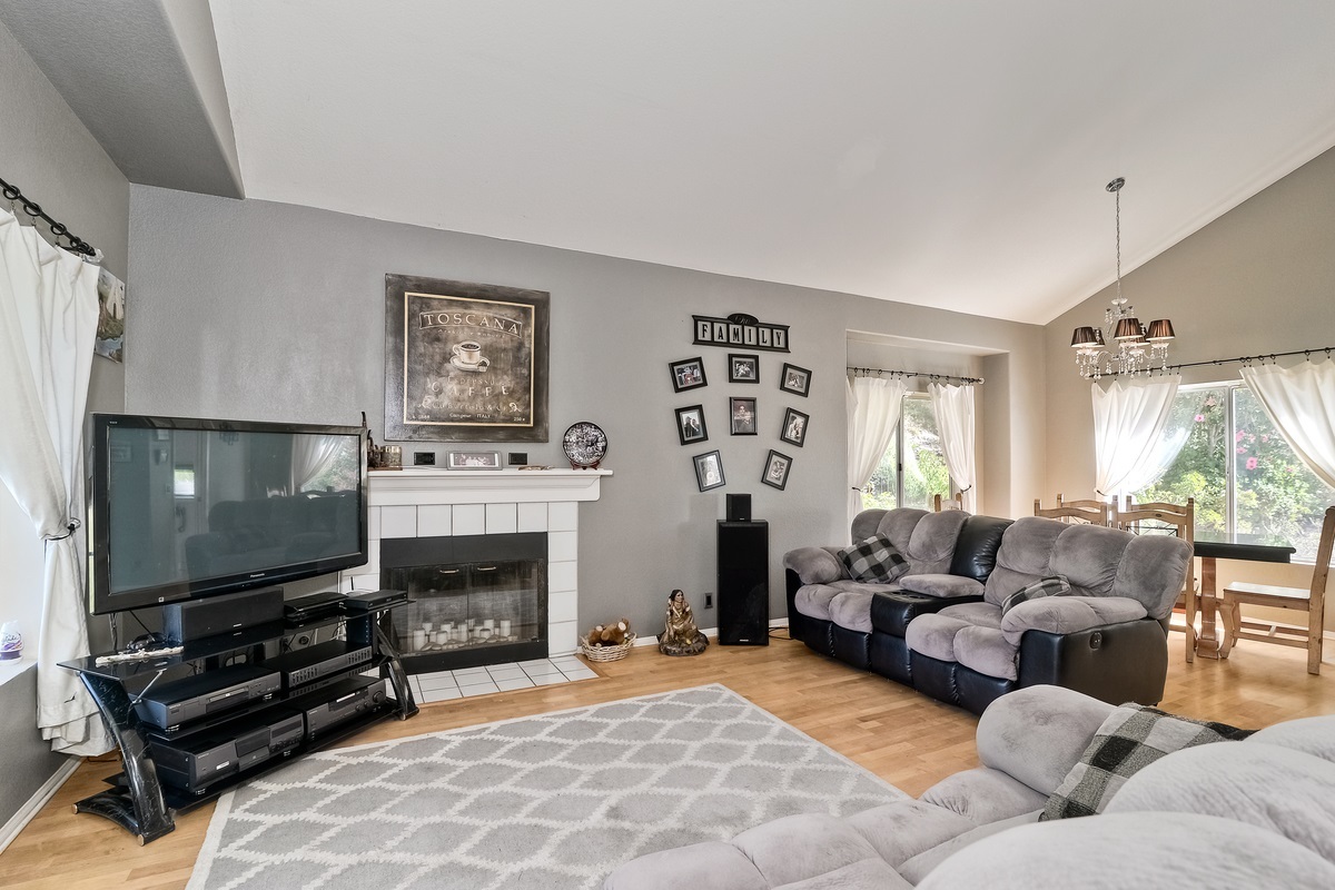 810 Porter Street Fallbrook, CA 92028 - Photo 4 of 25
