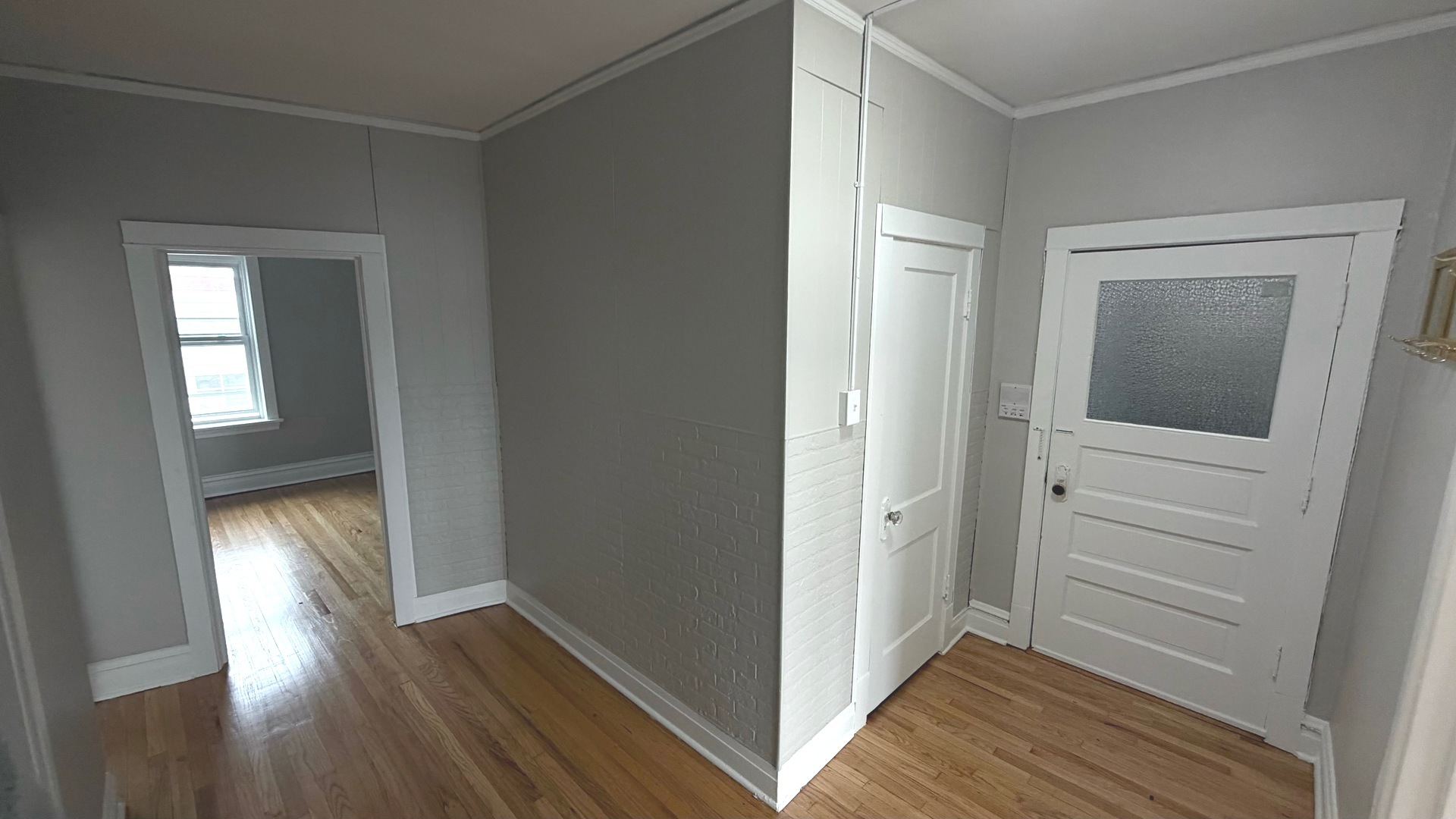 440 South Ridgeland Avenue, Unit 2S Oak Park, IL 60302 - Photo 3 of 9