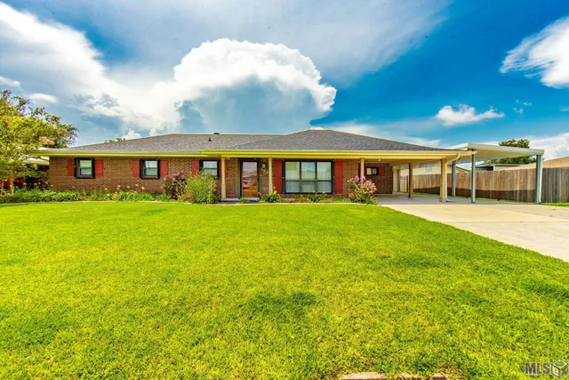 $299,900 | 122 St Agnes Drive, Bourg, LA 70343