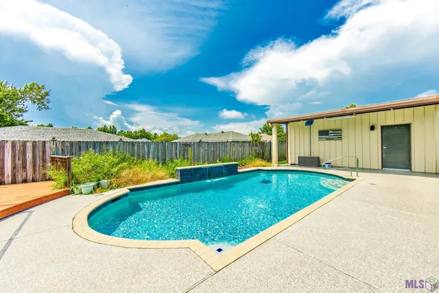 $299,900 | 122 St Agnes Drive, Bourg, LA 70343