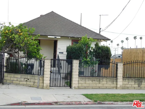 $2,700 | 616 West 58th Street, Los Angeles, CA 90037