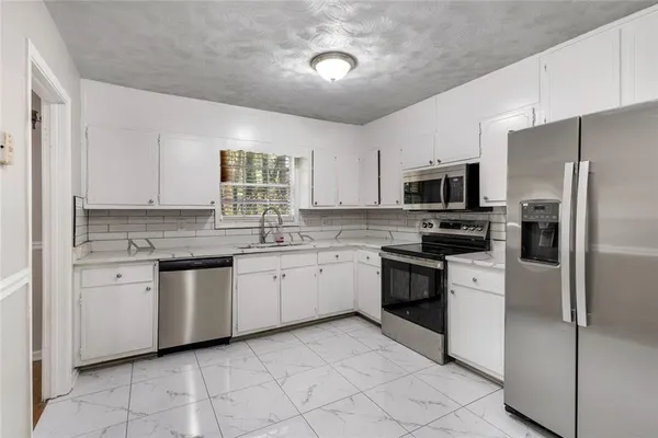 $2,295 | 1246 Elgin Way, Riverdale, GA 30296